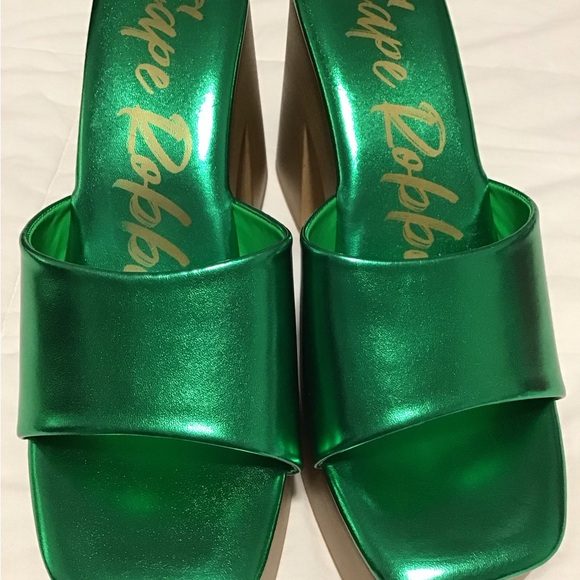 NWT Cape Robbin Metallic Green Platform Mules Size 9 - Picture 7 of 10